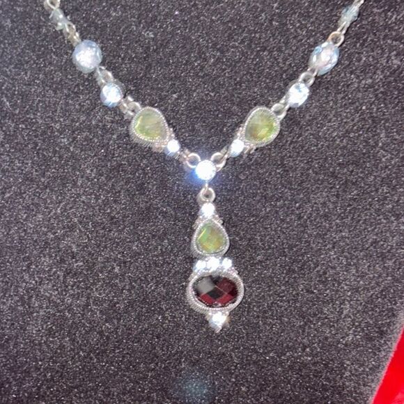 1928 Elegant Crystal Pendant adjustable Necklace - Picture 3 of 6